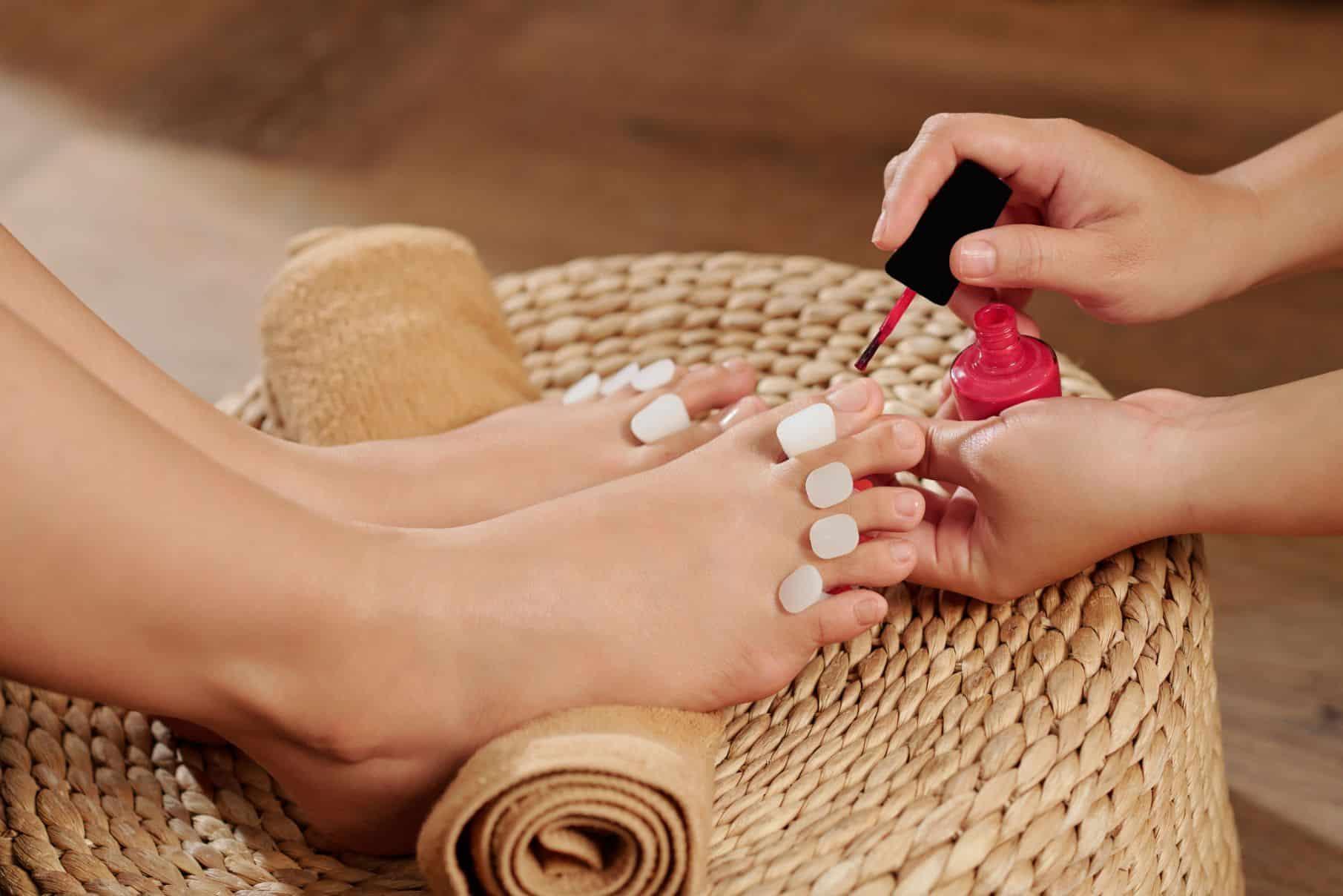 ServicesNail Reconstruction – Semi Permanent Polish Feet + Complete Pedicure